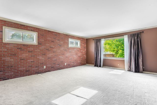 17816 Commercial Avenue, Lansing, IL 60438