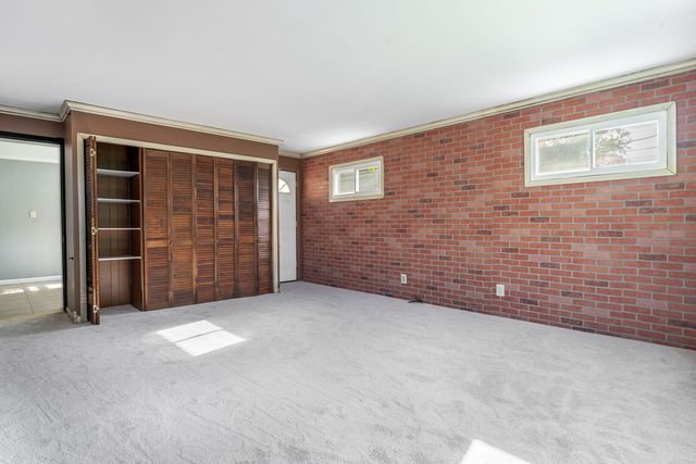 17816 Commercial Avenue, Lansing, IL 60438