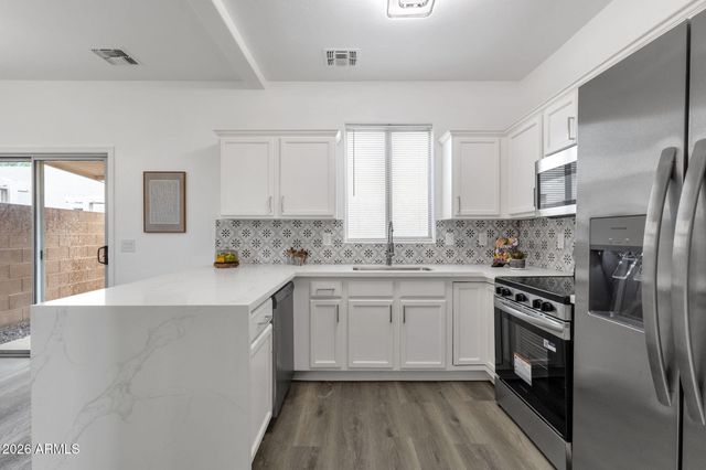 2300 E MAGMA Road 76, San Tan Valley, AZ 85143