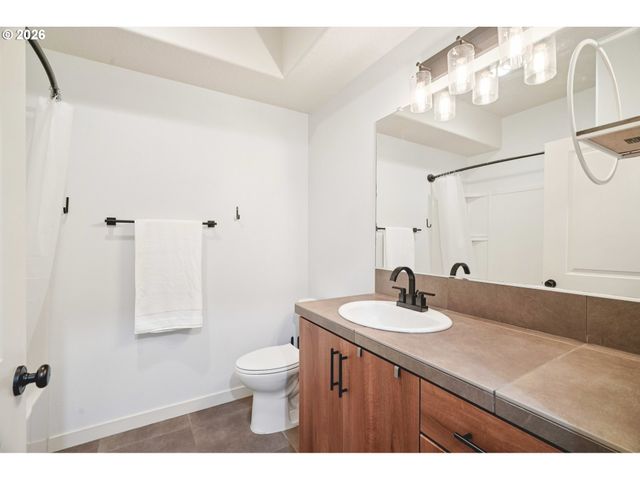 8059 Ne MIRIAM Way, Hillsboro, OR 97006