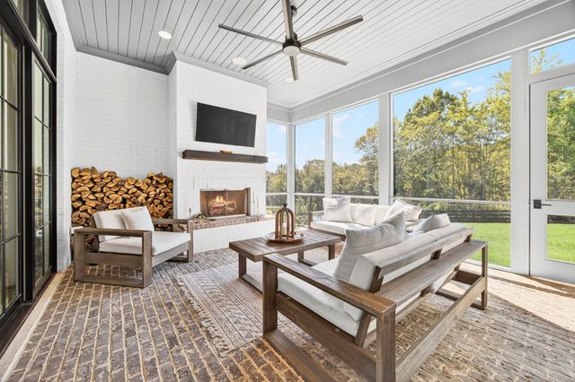 9307 Double Run Ct, College Grove, TN 37046