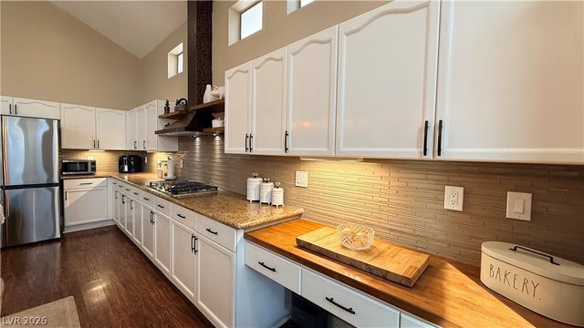 10633 Adamsong Avenue, Las Vegas, NV 89135