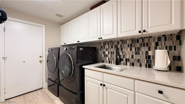 10633 Adamsong Avenue, Las Vegas, NV 89135
