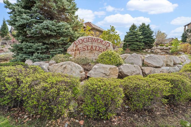 178 E EDGECREST LN, North Salt Lake, UT 84054