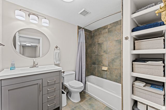 178 E EDGECREST LN, North Salt Lake, UT 84054