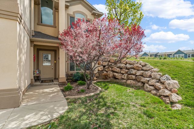 178 E EDGECREST LN, North Salt Lake, UT 84054
