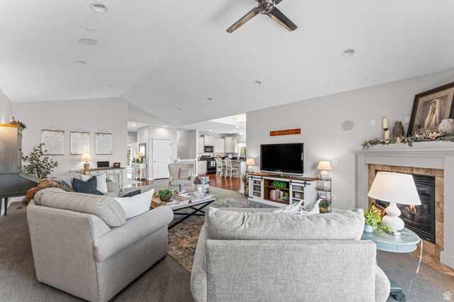 178 E EDGECREST LN, North Salt Lake, UT 84054