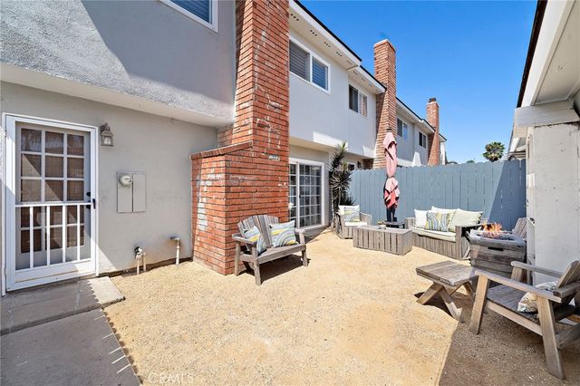 8215 Deerfield Drive, Huntington Beach, CA 92646