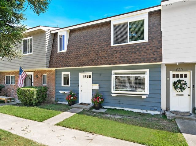 8215 Deerfield Drive, Huntington Beach, CA 92646