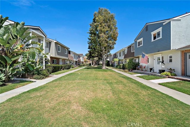 8215 Deerfield Drive, Huntington Beach, CA 92646