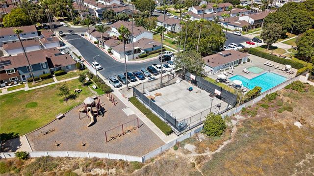 8215 Deerfield Drive, Huntington Beach, CA 92646