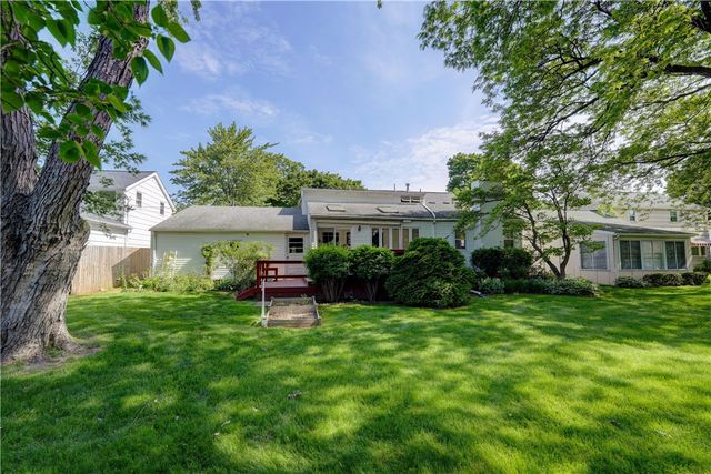 155 Lake Meadow Drive, Greece, NY 14612