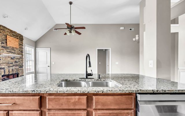 410 River Heights Dr, Clarksville, TN 37040