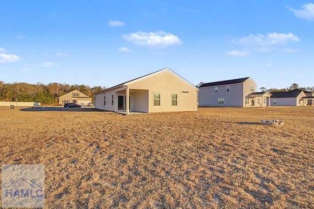 68 Blueberry Court NE, Ludowici, GA 31316