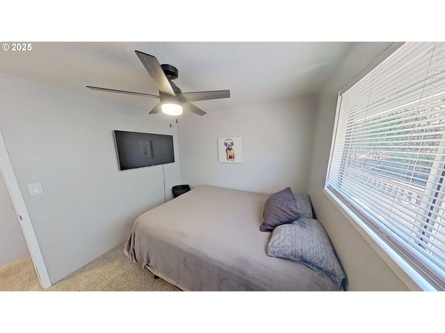 2751 W LORRAINE Ave, Roseburg, OR 97471