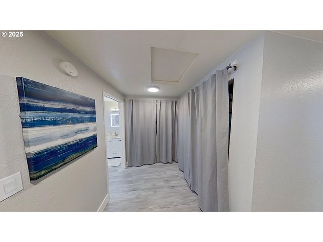 2751 W LORRAINE Ave, Roseburg, OR 97471