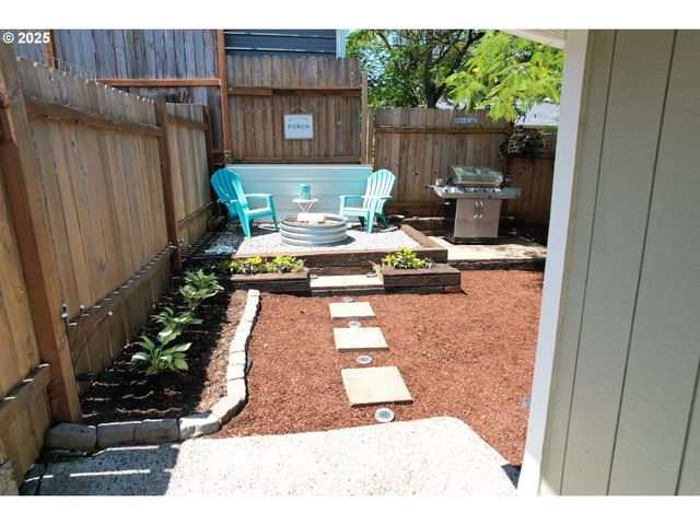 2751 W LORRAINE Ave, Roseburg, OR 97471