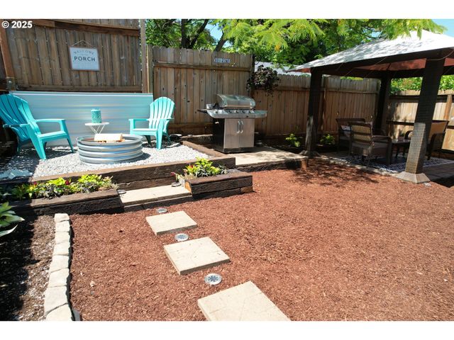 2751 W LORRAINE Ave, Roseburg, OR 97471