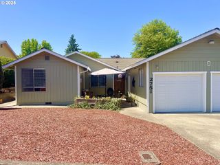 2751 W LORRAINE Ave, Roseburg, OR 97471