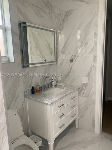1360 Victoria Isle Dr, Weston, FL 33327
