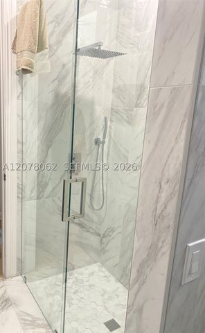1360 Victoria Isle Dr, Weston, FL 33327