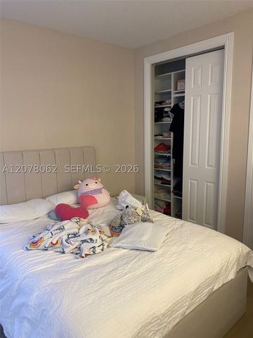 1360 Victoria Isle Dr, Weston, FL 33327
