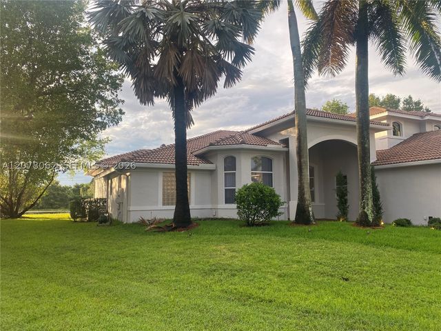 1360 Victoria Isle Dr, Weston, FL 33327