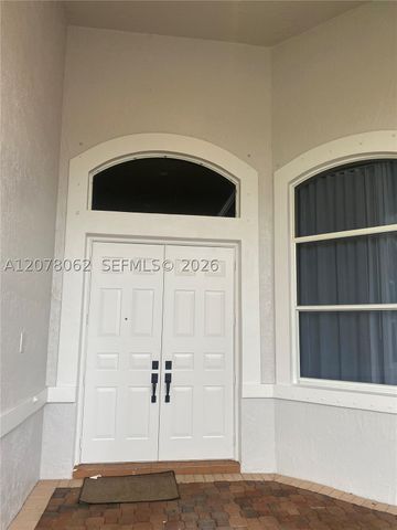 1360 Victoria Isle Dr, Weston, FL 33327