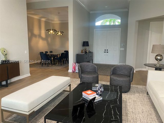 1360 Victoria Isle Dr, Weston, FL 33327