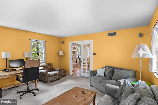 10 NORMANDY DR, Medford, NJ 08055