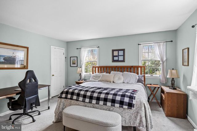 10 NORMANDY DR, Medford, NJ 08055