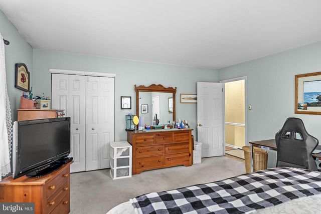 10 NORMANDY DR, Medford, NJ 08055