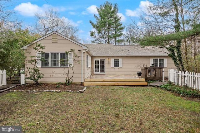 10 NORMANDY DR, Medford, NJ 08055