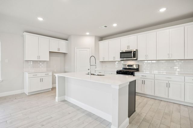 409 Oceania Lane, Seagoville, TX 75159