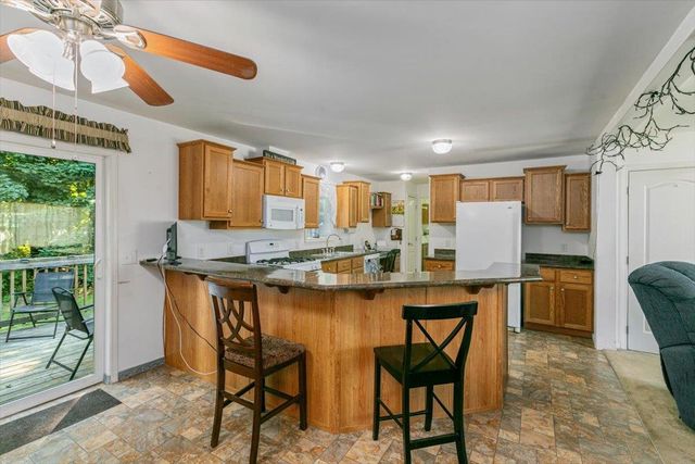 25 Ridgefield Drive, Nashua, NH 03062