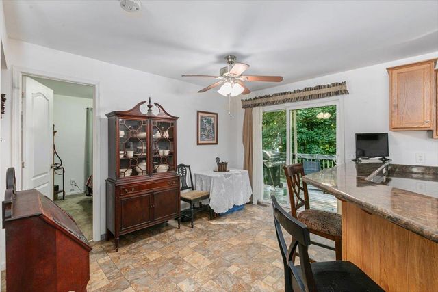 25 Ridgefield Drive, Nashua, NH 03062
