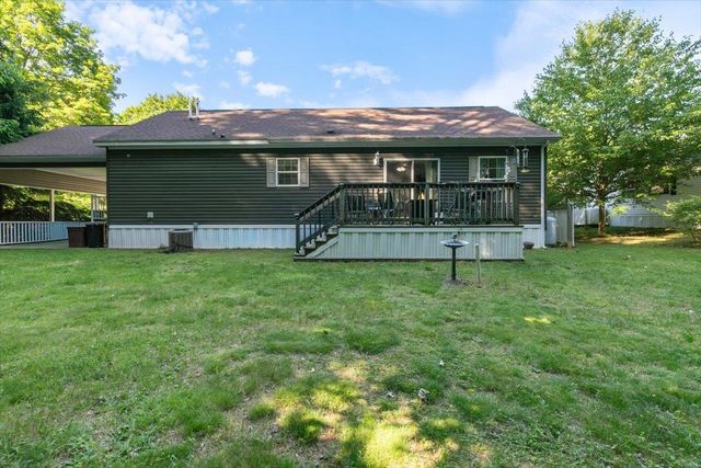 25 Ridgefield Drive, Nashua, NH 03062