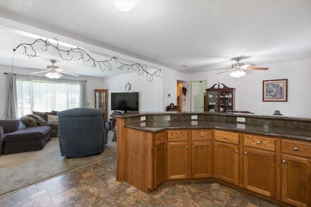 25 Ridgefield Drive, Nashua, NH 03062