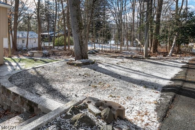 32 E Park Dr, West Milford Twp., NJ 07480