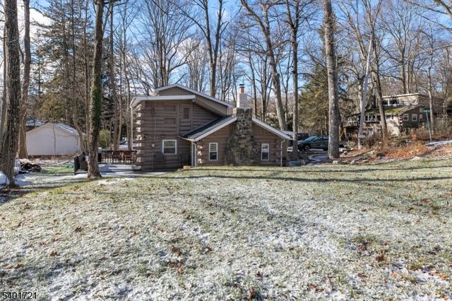 32 E Park Dr, West Milford Twp., NJ 07480