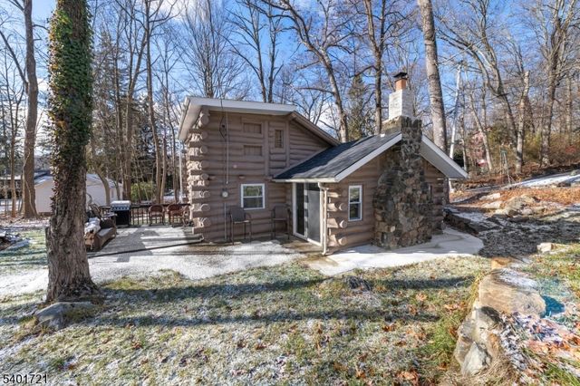 32 E Park Dr, West Milford Twp., NJ 07480