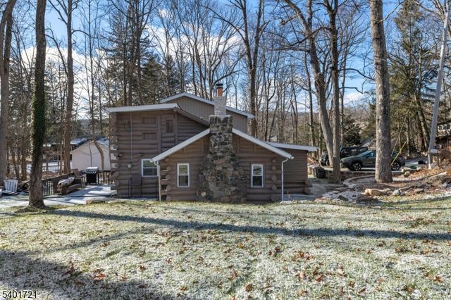 32 E Park Dr, West Milford Twp., NJ 07480