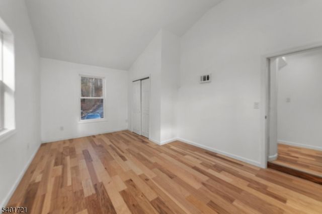 32 E Park Dr, West Milford Twp., NJ 07480