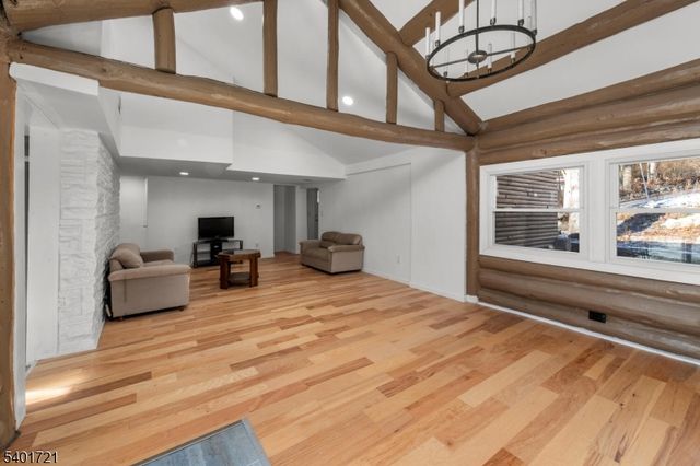 32 E Park Dr, West Milford Twp., NJ 07480