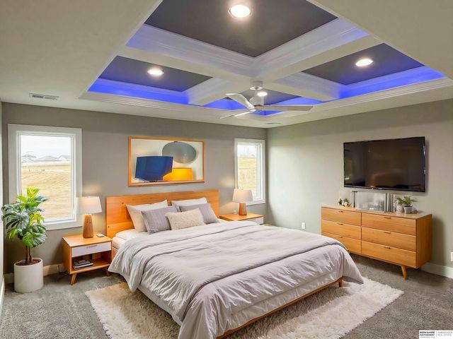 21814 Parkview Drive, Gretna, NE 68028