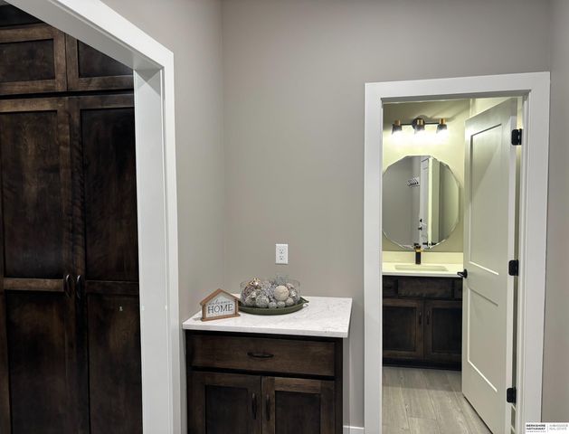 21814 Parkview Drive, Gretna, NE 68028