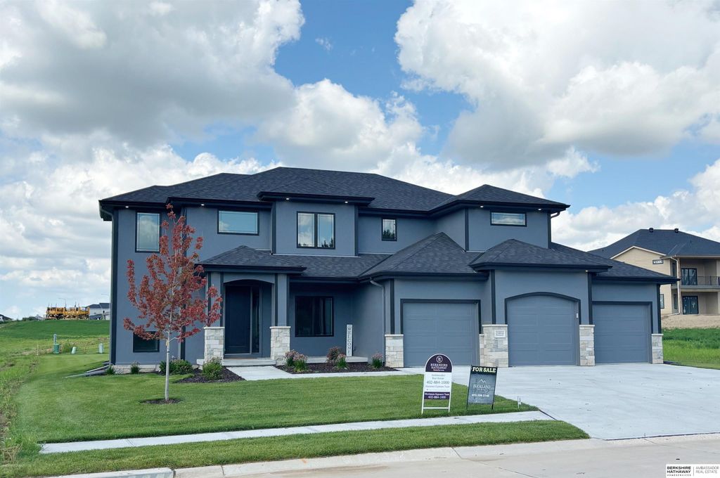 21814 Parkview Drive, Gretna, NE 68028