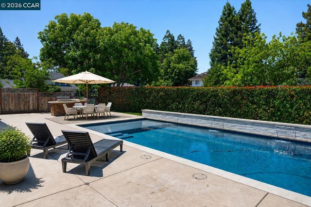 1892 Saint Norbert Dr, Danville, CA 94526