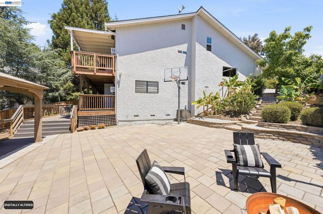 3981 Blue Gum Dr, San Jose, CA 95127