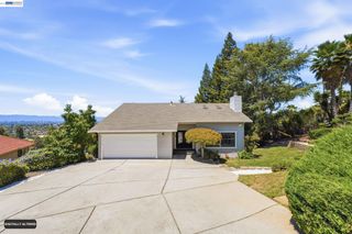 3981 Blue Gum Dr, San Jose, CA 95127